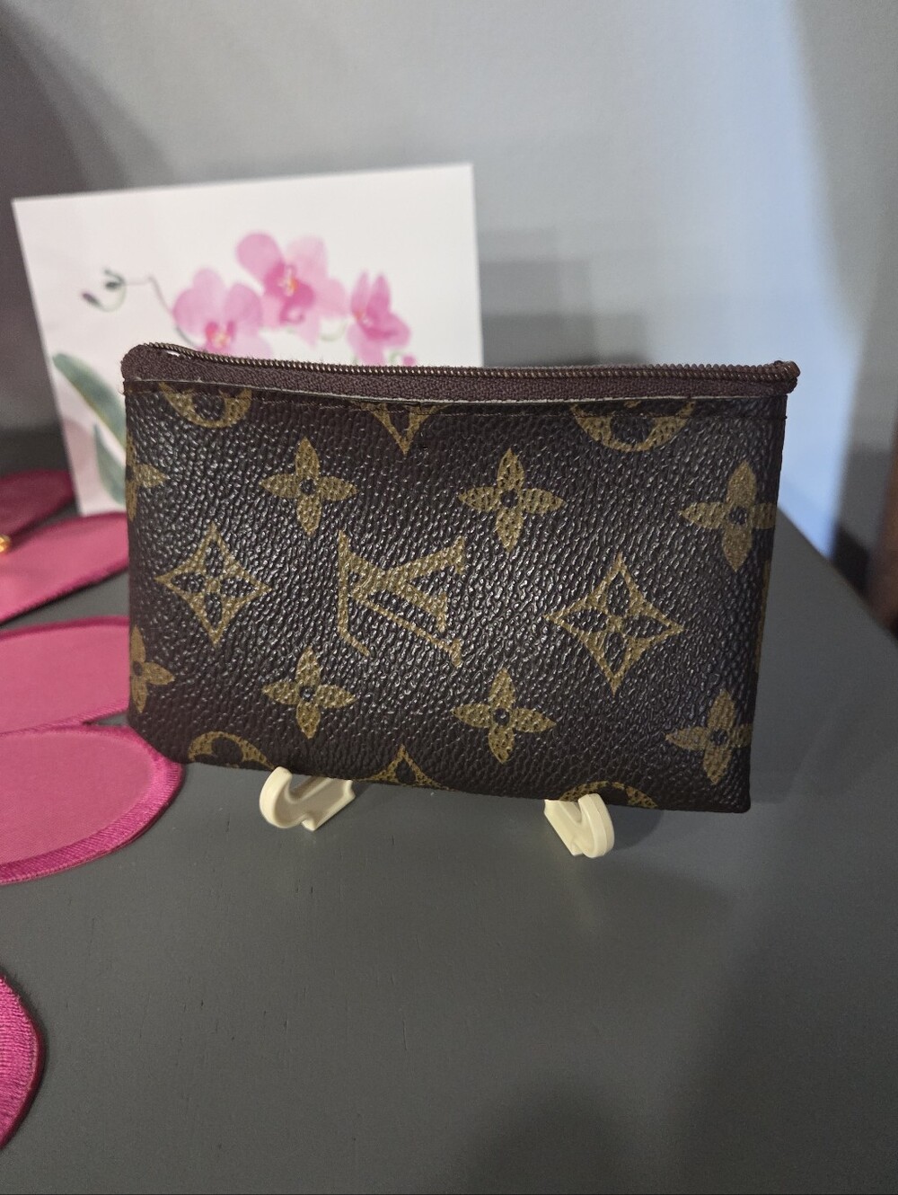 LV PROJECT PIECE. NO ZIPPER CARD POUCH NO CODE ON THIS PIECE